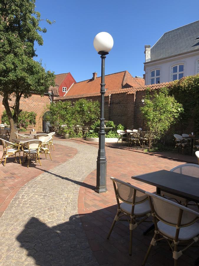 Bed and Breakfast Den Gamle Arrest Ribe Exterior foto