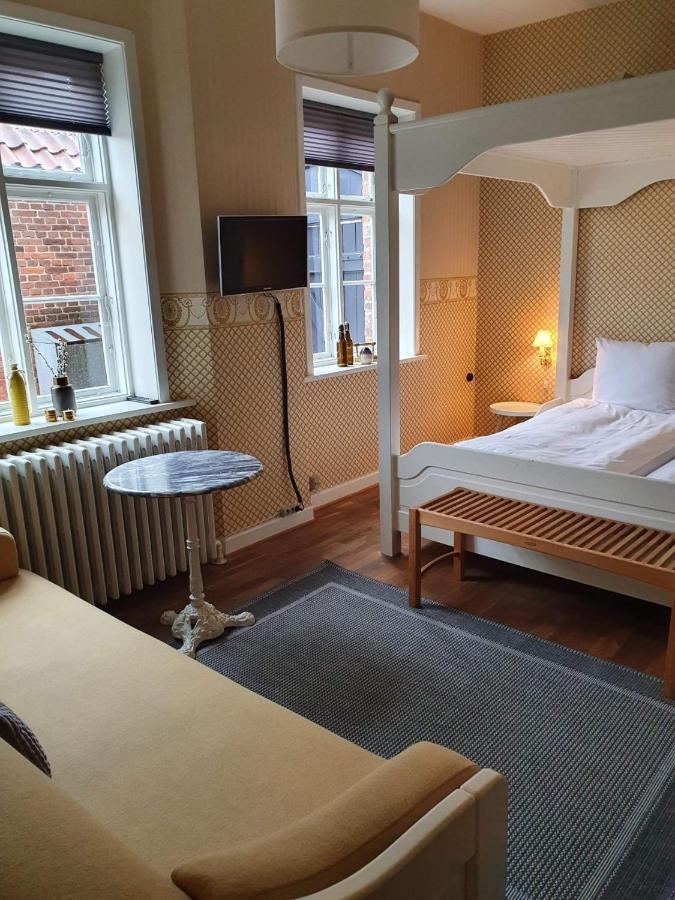 Bed and Breakfast Den Gamle Arrest Ribe Exterior foto